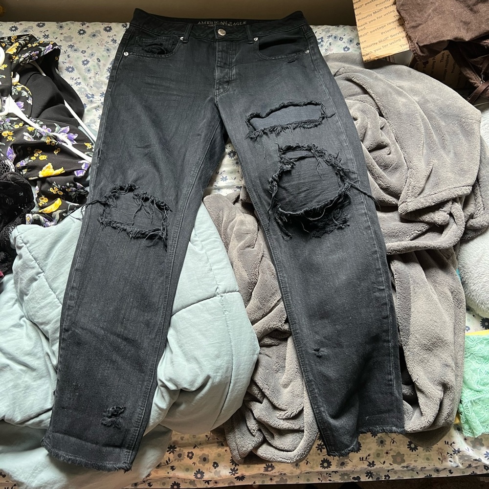 american eagle tomgirl black ripped jeans